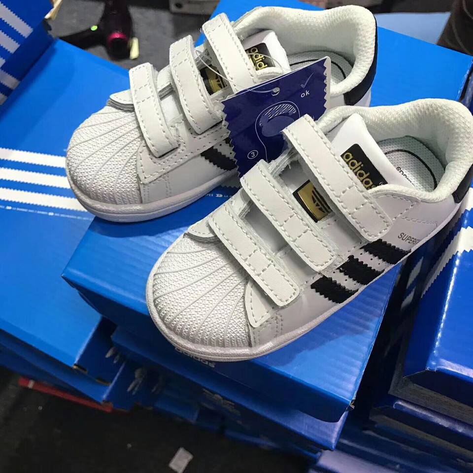 Giày thể thao adidas SuperStar
