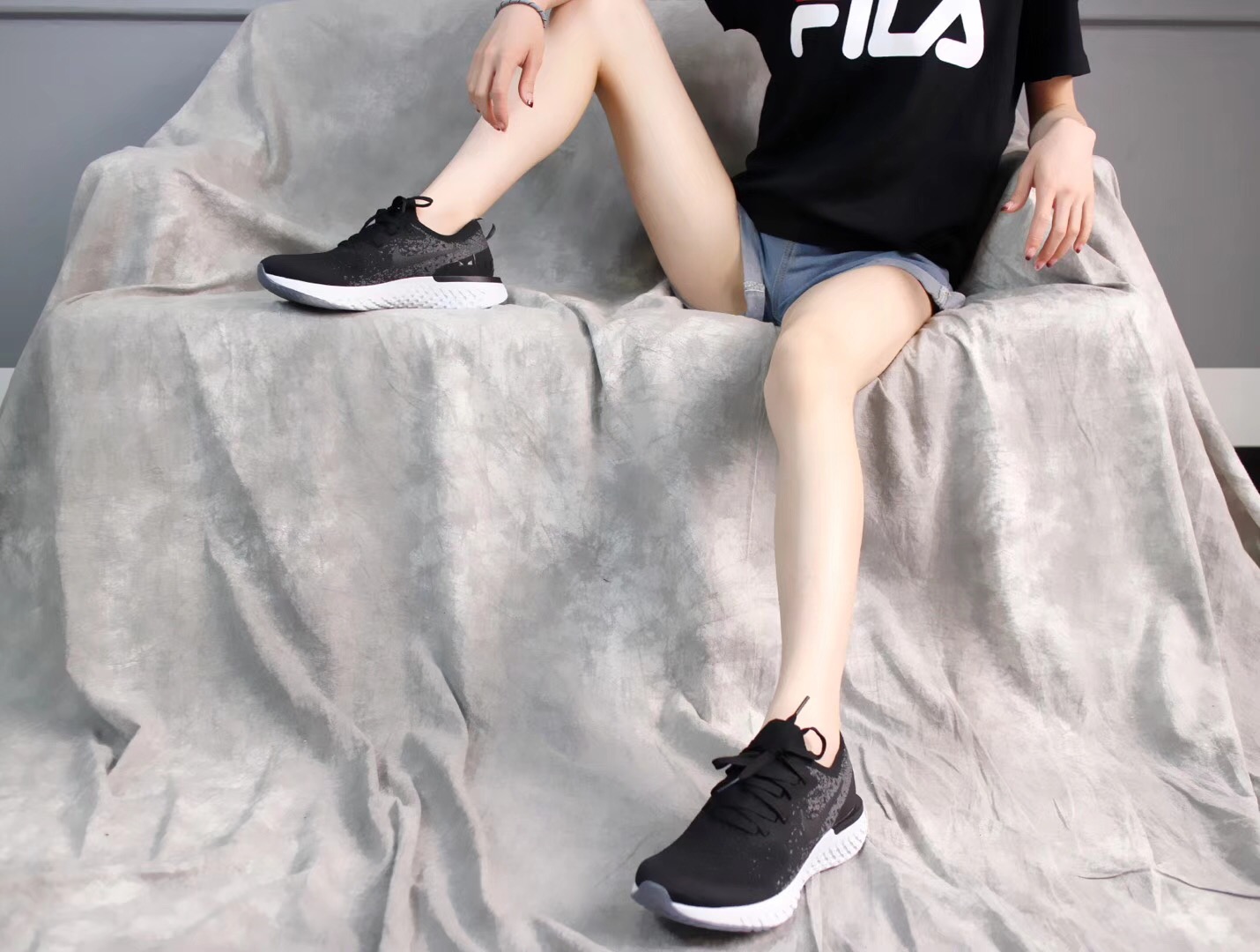 Giày Nike Epic React FlyKnit màu đen xám