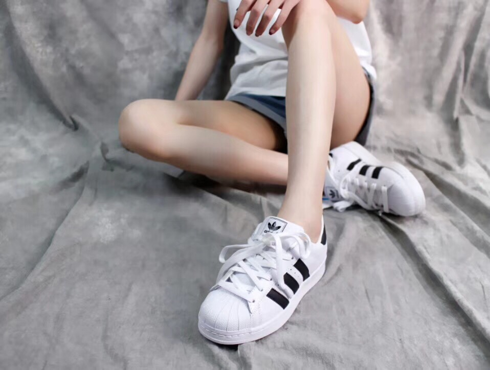 Giày Adidas Super Star trắng sọc đen 003