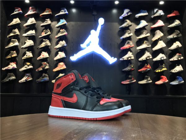 Giày Nike Jordan 1 Retro 2 màu đỏ đen