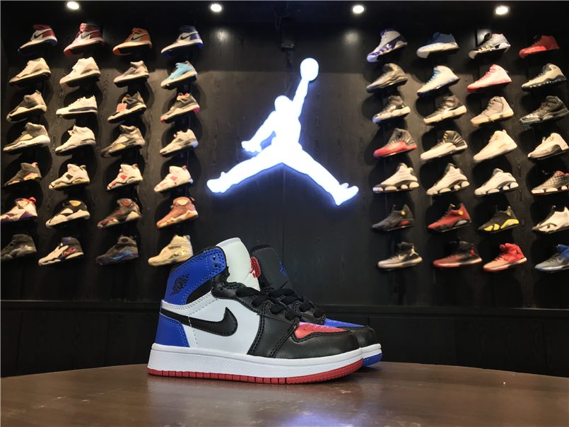 Giày Nike Jordan 1 Retro 4 màu xanh đỏ trắng đen