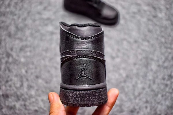 Giày Nike Jordan 1 Retro full đen
