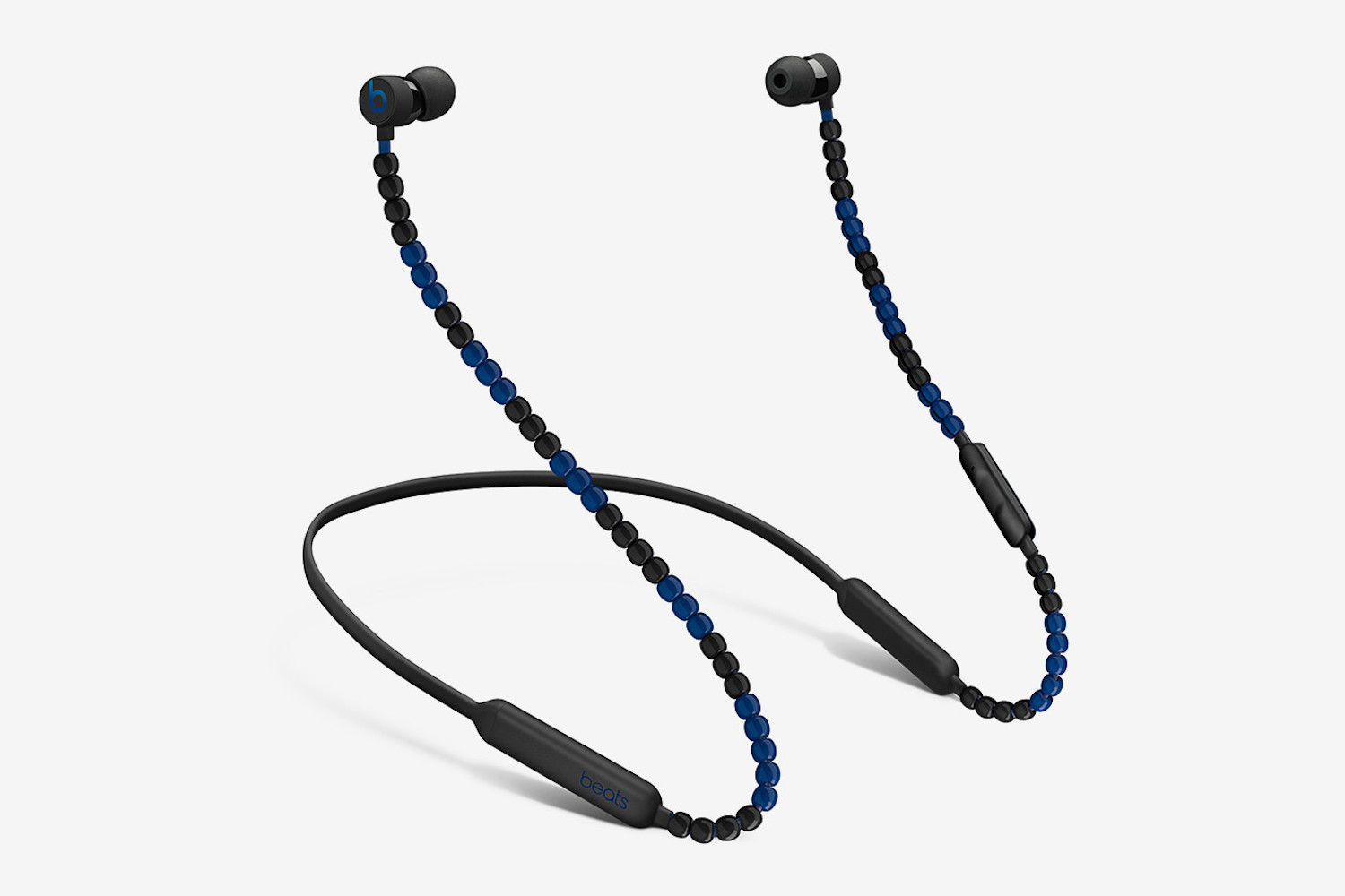 sacai và Beats giới thiệu một chiếc tai nghe không dây giống vòng trang sức