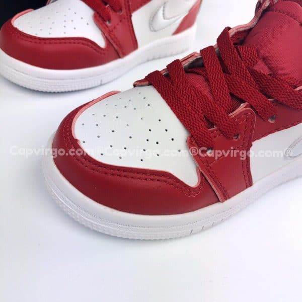 Giày trẻ em Air Jordan 1 Mid màu đỏ logo bạc