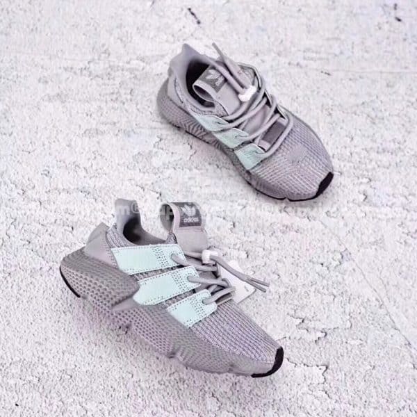 Giày adidas Prophere trẻ em màu xám nhạt
