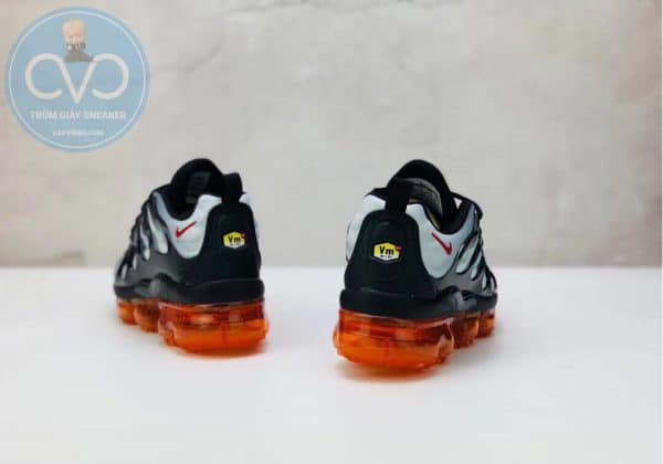 Giày trẻ em Nike Air Vapormax Plus màu đen ghi