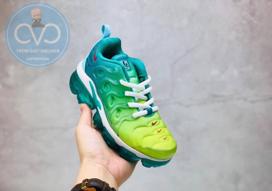 Giày trẻ em Nike Air Vapormax Plus màu xanh cốm