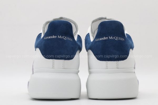 Giày McQueen trắng gót xanh họa tiết đầu lâu hàng siêu cấp