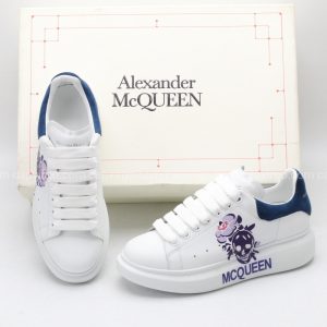 Giày McQueen trắng gót xanh họa tiết đầu lâu hàng siêu cấp