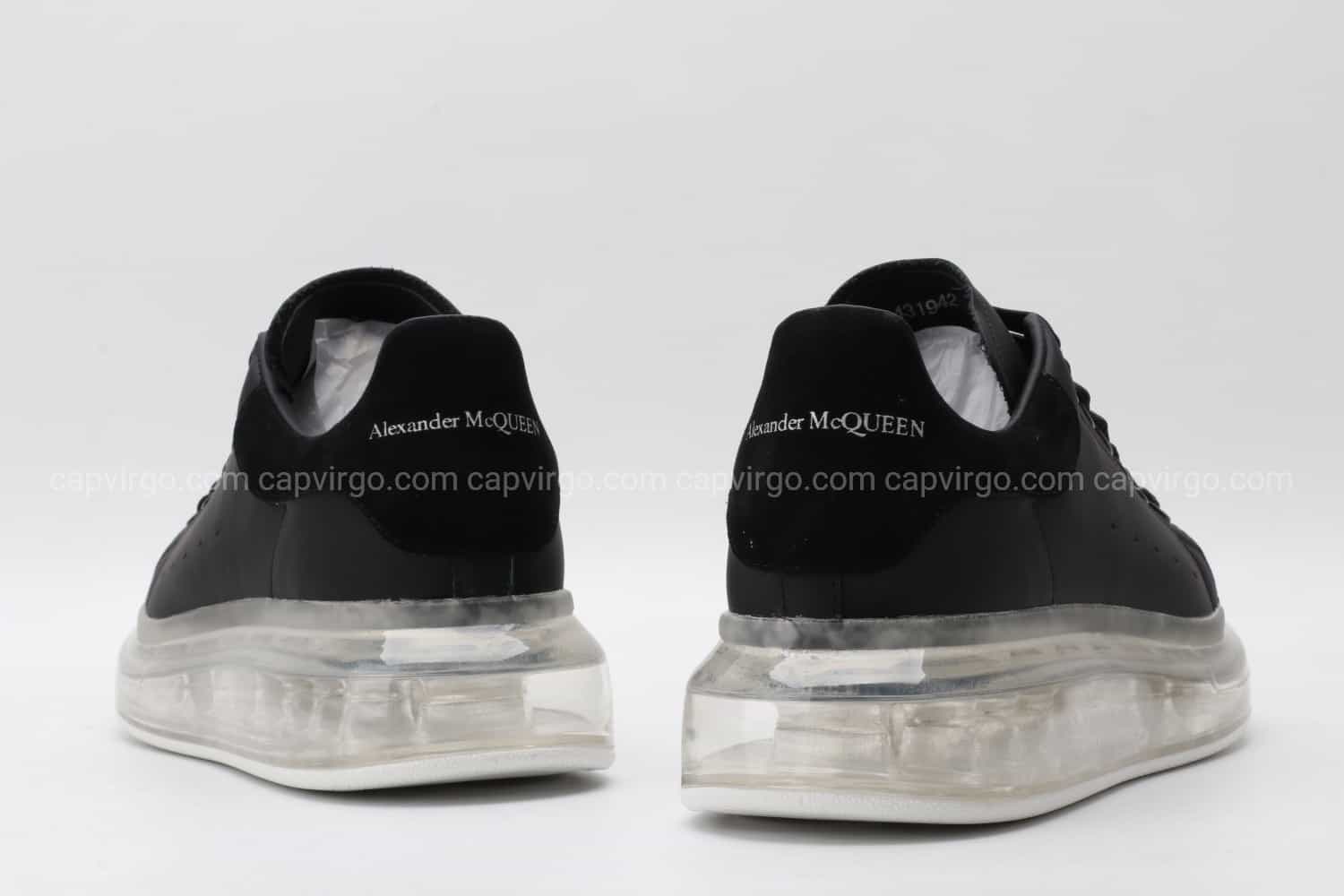 Giày McQueen đế hơi màu đen sần gót nỉ đen