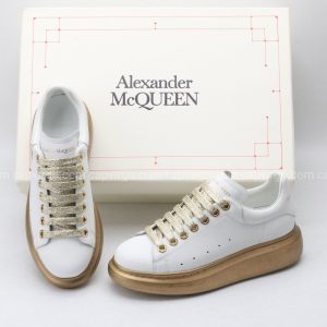 Giày McQueen màu trắng đế và dây mà nâu đồng