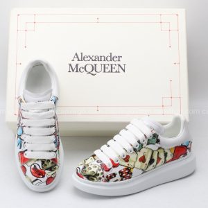 Giày McQueen họa tiết paint hình quân bài