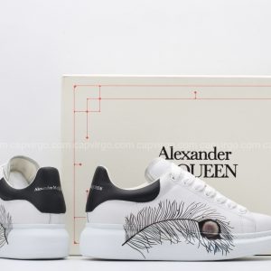 Giày McQueen siêu cấp trắng gót đen họa tiết lông gà