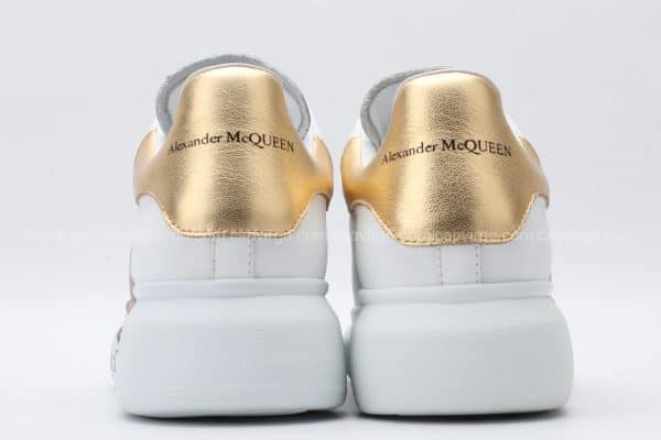 Giày McQueen siêu cấp trắng gót vàng họa tiết đầu lâu
