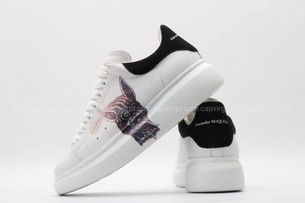 Giày McQueen siêu cấp trắng gót đen họa tiết mặt quỷ