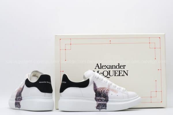 Giày McQueen siêu cấp trắng gót đen họa tiết mặt quỷ
