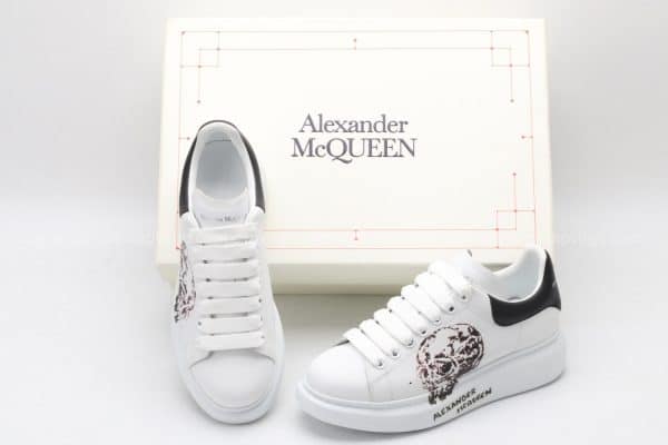 Giày McQueen siêu cấp trắng gót đen họa tiết đầu lâu