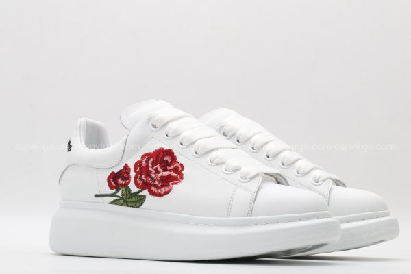 Giày McQueen full trắng họa tiết bông hồng