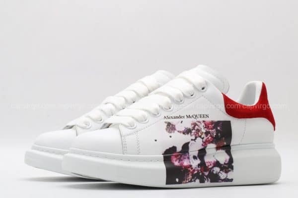 Giày McQueen trắng gót đỏ họa tiết bức tranh