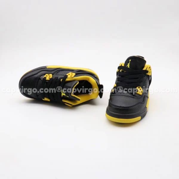 Giày trẻ em Air Jordan 4 màu đen vàng