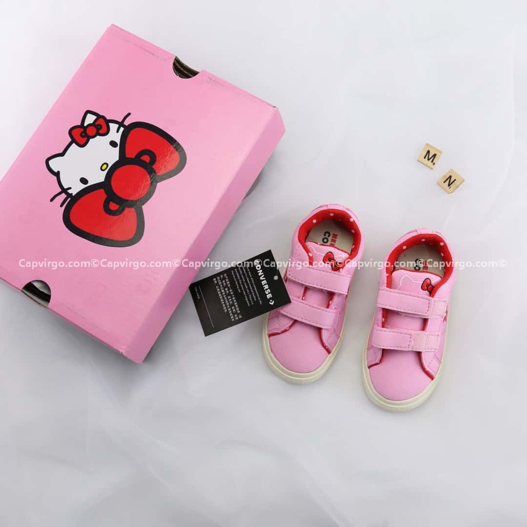 Giày Converse Kitty dán dính màu hồng cổ thấp