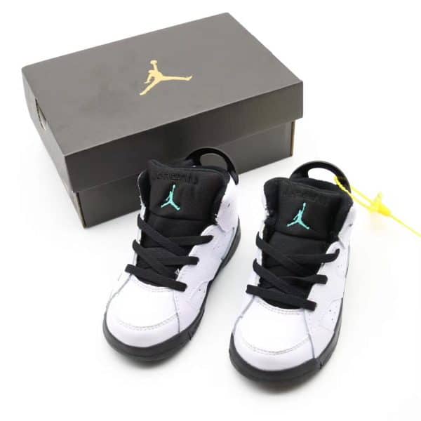 Giày trẻ em Air Jordan 6 Retro màu trắng đen