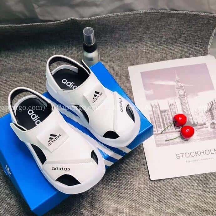 Sandal adidas trẻ em màu trắng