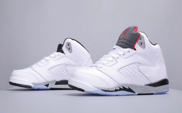 Giày trẻ em Air Jordan 5 Retro màu trắng ghi