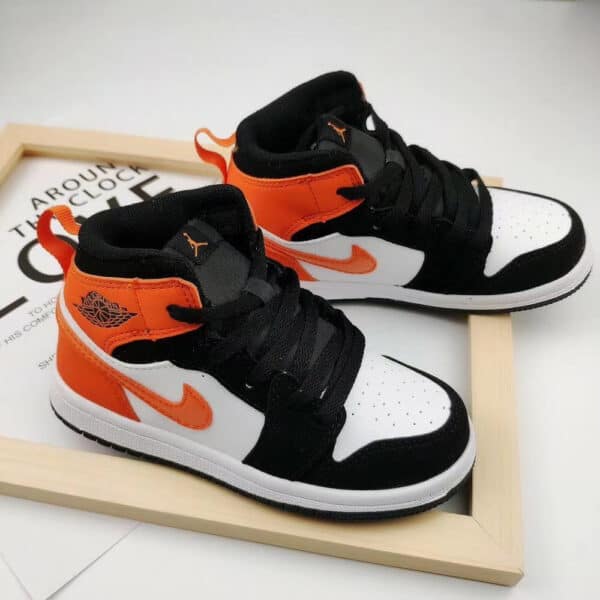Giày trẻ em Air Jordan 1 Mid màu đen gót cam