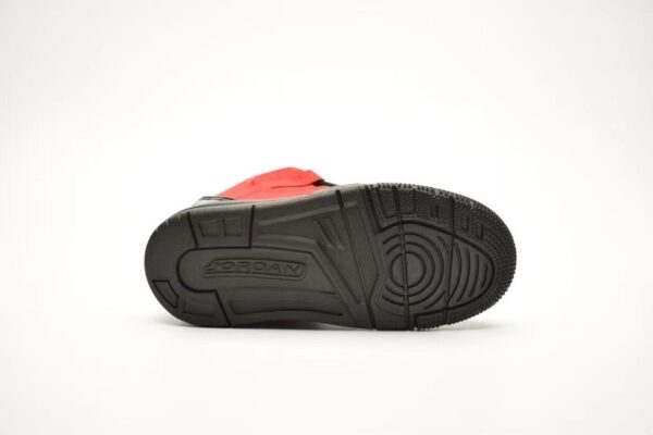 Giày air jordan 11 Max Aura màu đỏ đen