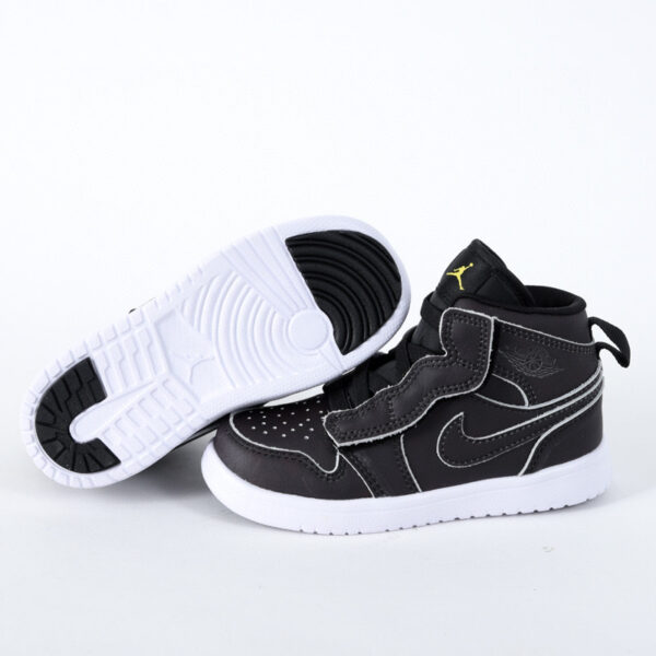 Giày air Jordan 1 trẻ em dán dính màu đen đế trắng
