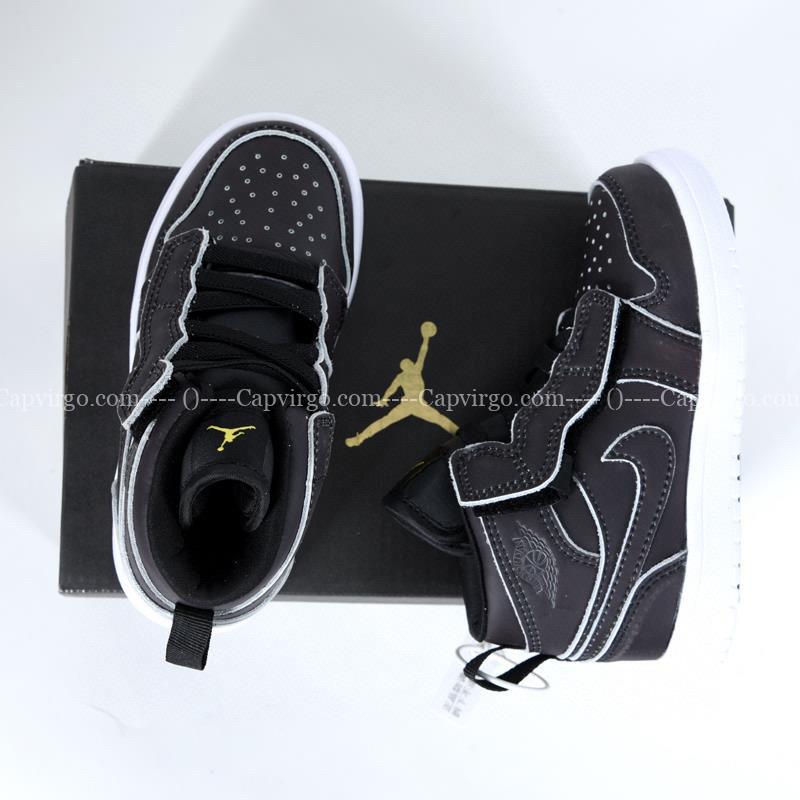 Giày air Jordan 1 trẻ em dán dính màu đen đế trắng