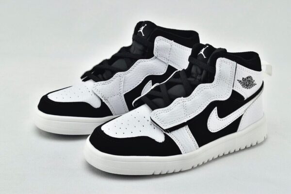 Giày air Jordan 1 trẻ em dán dính màu trắng đen