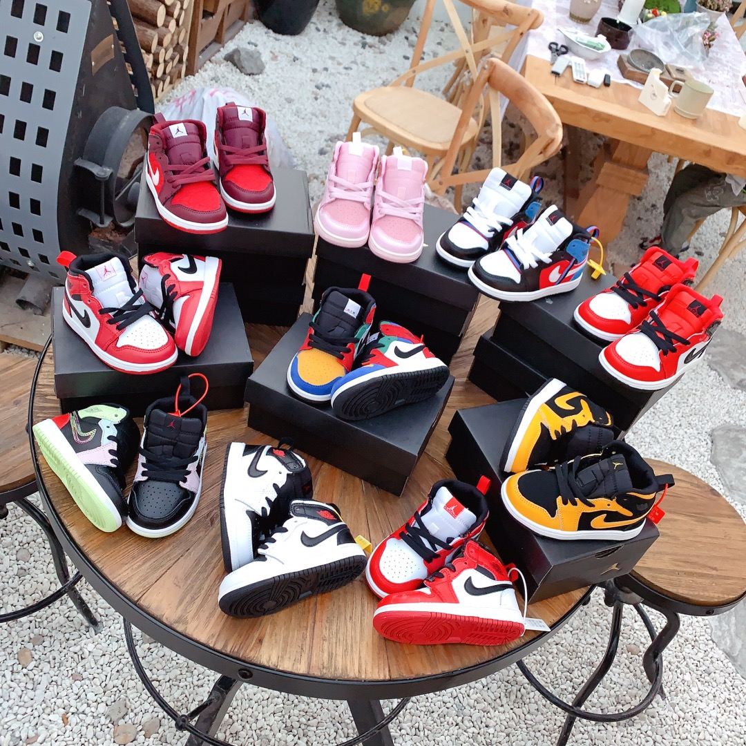 bộ sưu tập giày bóng rổ trẻ em