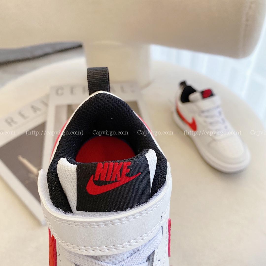 Giày trẻ em Nike Air Force One Tooling Low-Top màu trắng logo đỏ