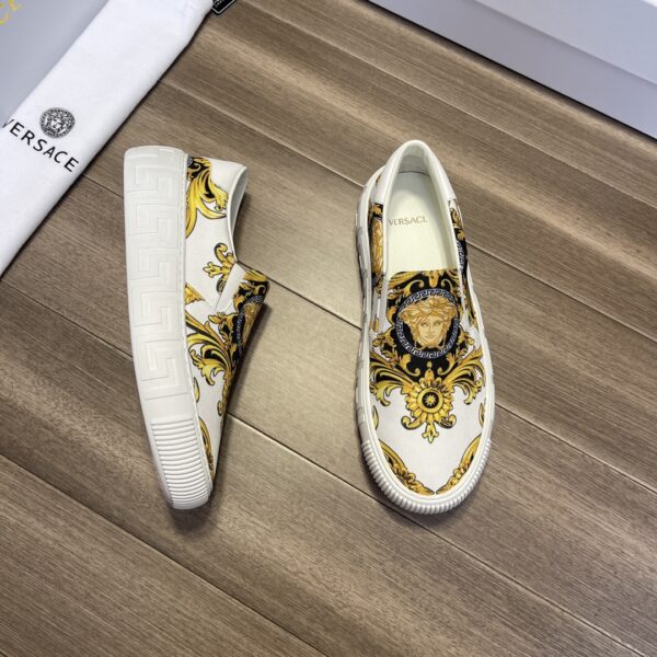 Giày Versace Original Single màu trắng họa tiết vàng