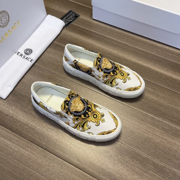 Giày Versace Original Single màu trắng họa tiết vàng