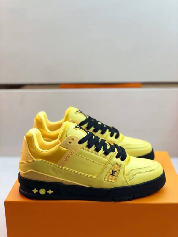 Giày thể thao Louis Vuitton màu vàng