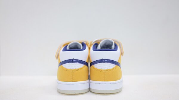 Giày nike sb mid-cut dunk trẻ em màu vàng logo xanh