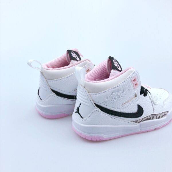 Giày Nike Air Jordan Legacy 312 trẻ em màu trắng hồng