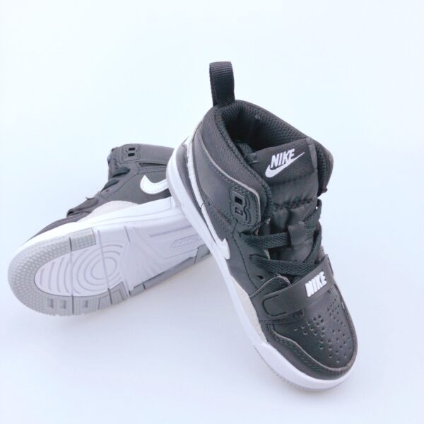 Giày Nike Air Jordan Legacy 312 trẻ em màu đen logo trắng