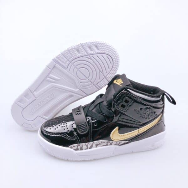 Giày Nike Air Jordan Legacy 312 trẻ em màu đen bóng