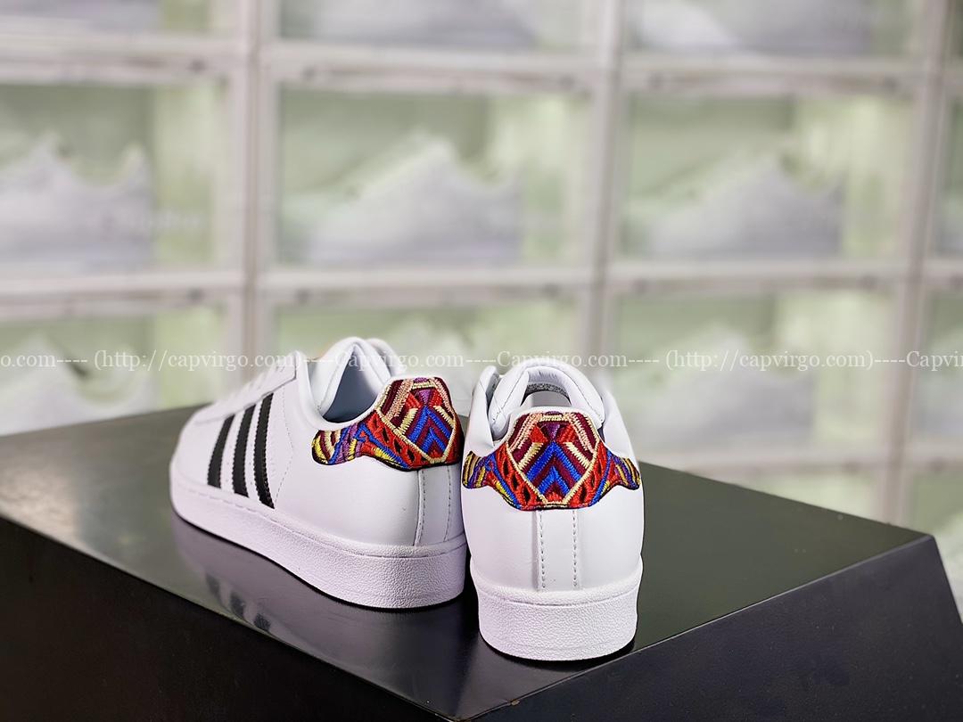 Giày Adidas Superstar màu trắng đen gót thổ cẩm
