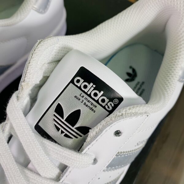 Giày Adidas Superstar màu trắng sọc ghi