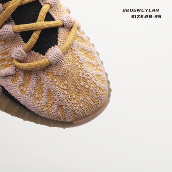 Giày adidas Yeezy trẻ em màu cát vàng