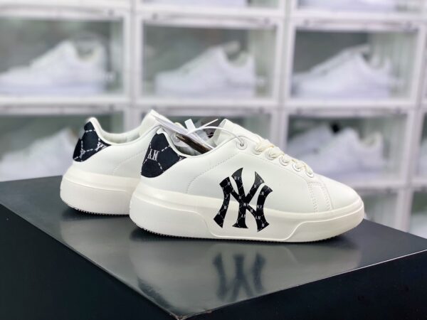 Giày MLB Chukky Classic mẫu mới 2022 trắng gót đen logo NY