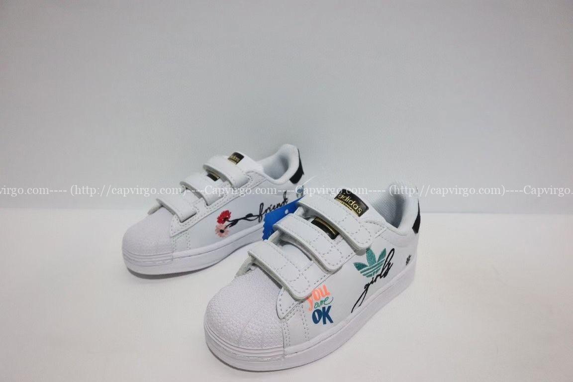 Giày Adidas Superstar trẻ em màu trắng họa tiết 3 lá