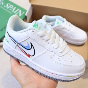 Giày Nike Air Force 1 trẻ em màu trắng logo paint