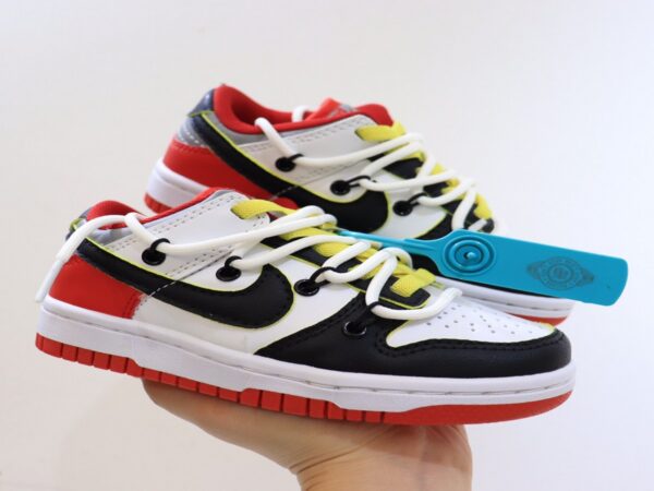 Giày Nike SB Dunk Low trẻ em họa tiết dây màu đỏ