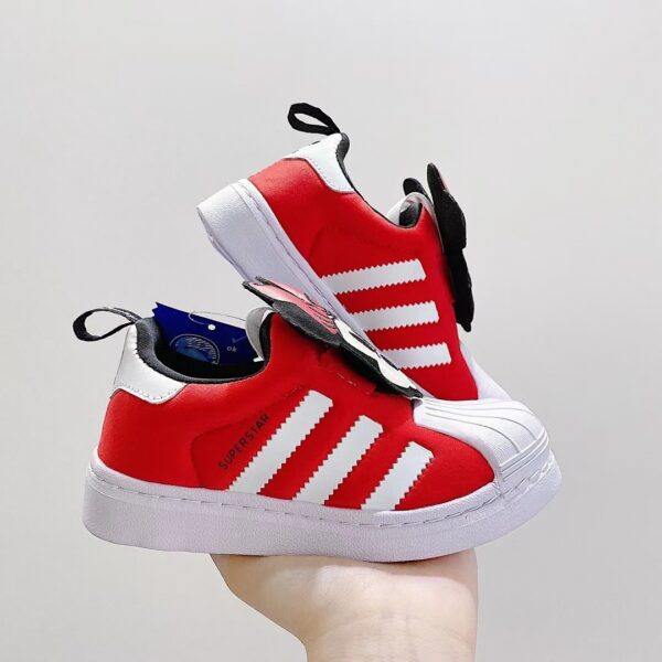 Giày Adidas Slip-on trẻ em màu đỏ hoạt tiết mickey